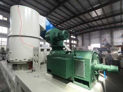 Machine voor het pelletiseren van plastic korrels